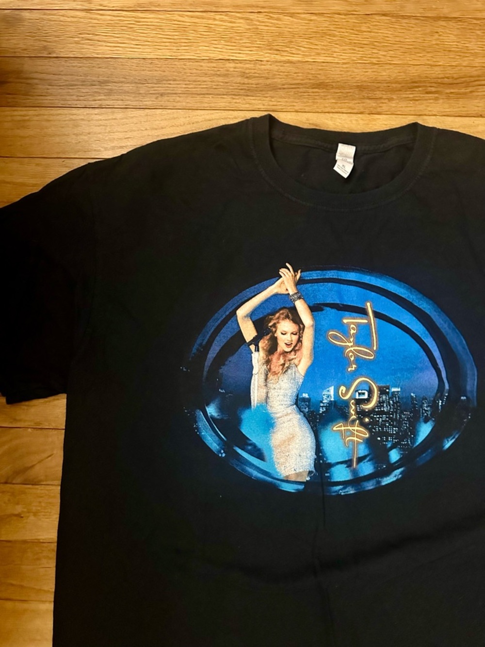 Taylor Swift Speak Now World Tour Concert Graphic T-Shirt - Picture 2 of 4